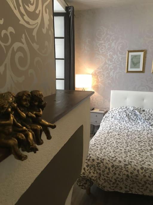 L'Ancienne Forge - A Stylish Medieval Holiday Home Конфолан Экстерьер фото
